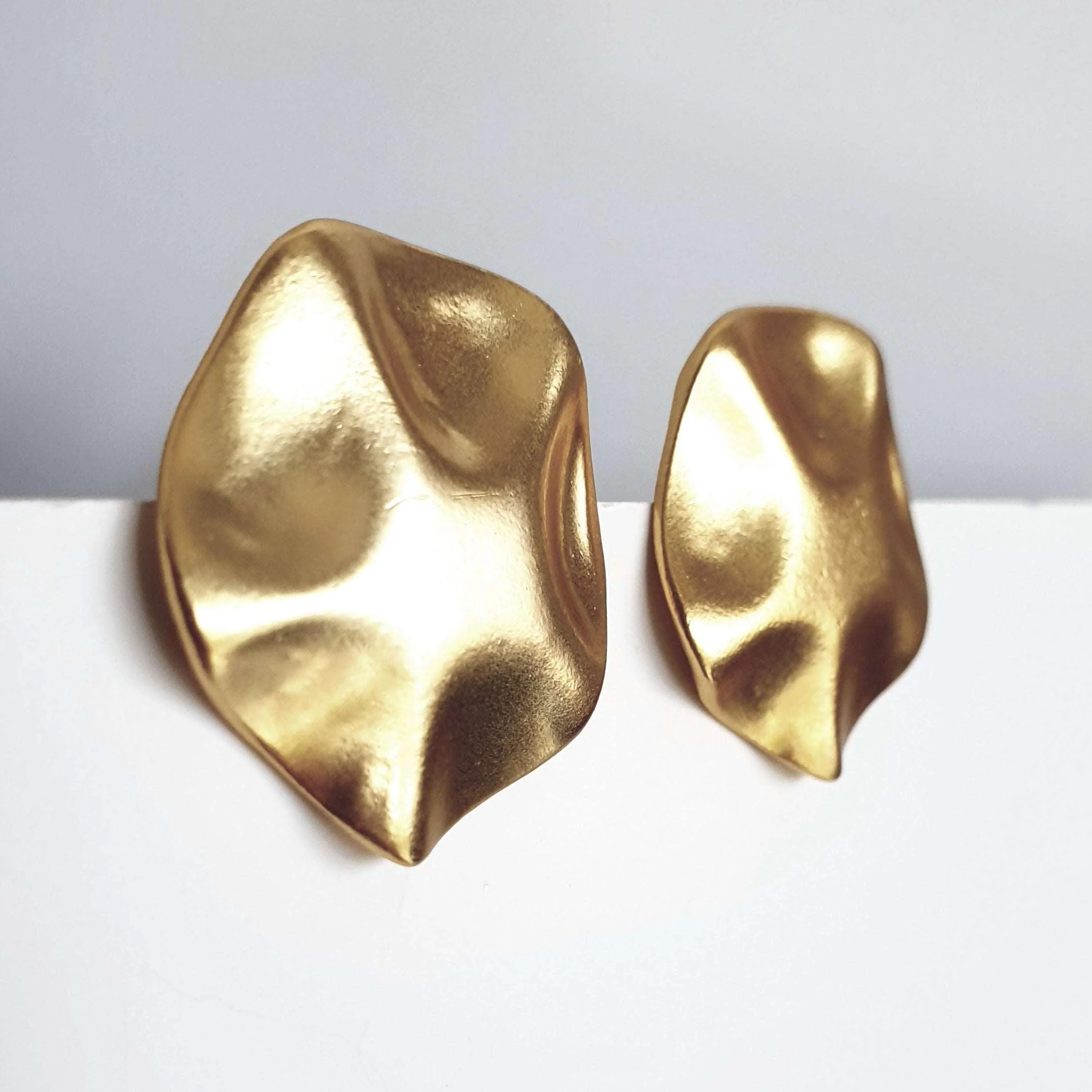 E68037 Boucles d'oreilles clips - Karine Sultan – Image 3