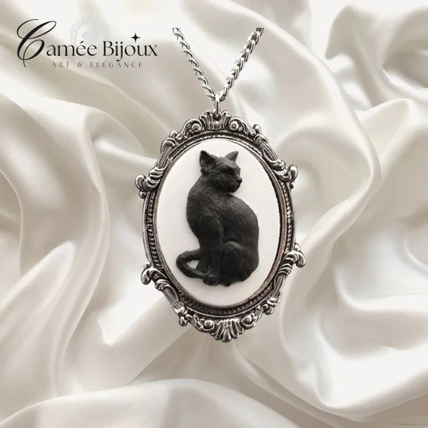 Collier pendentif camée Chat Noir Gothique