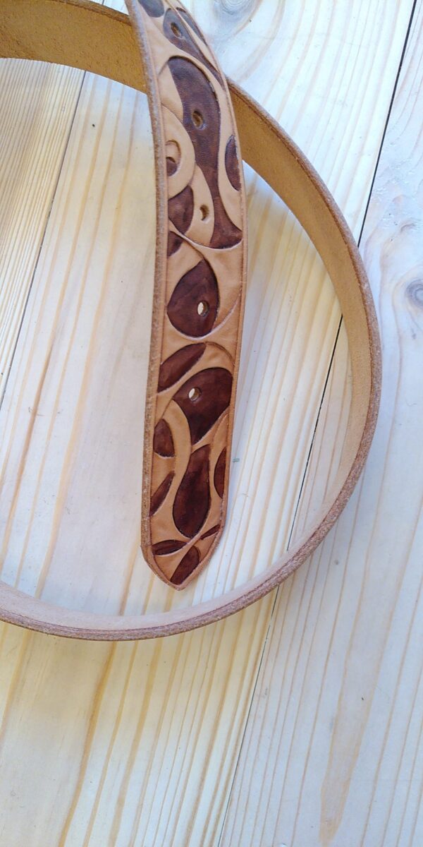 Ceinture en cuir repoussé – Motifs arabesques – Image 2