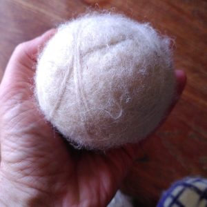 Balle en laine feutrée