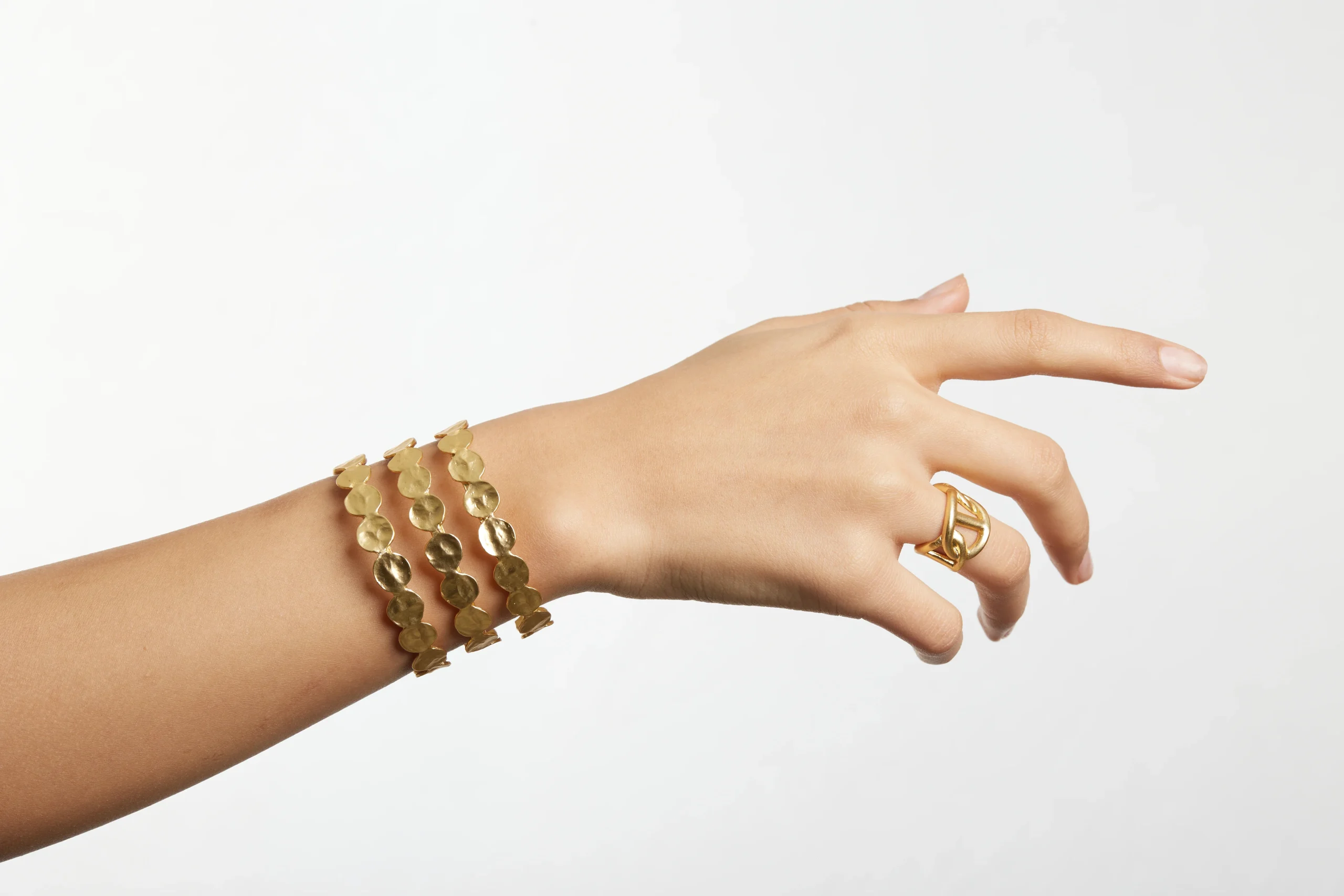 B70721 Bracelet manchette mini pièce - Karine Sultan – Image 3