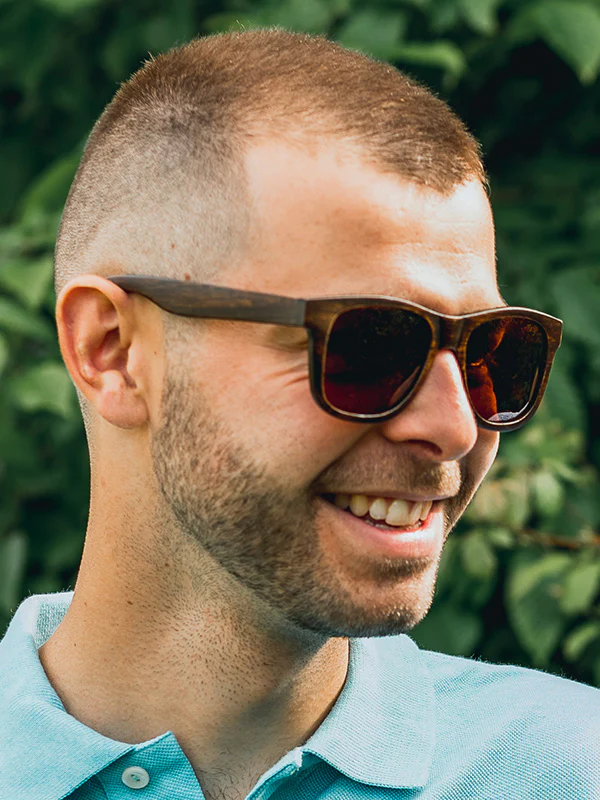Lunettes de Soleil en Bois UV400 Unisexe - Ekaba – Image 3
