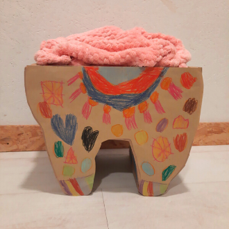 Tabouret pour enfant à customiser en carton recyclé (soldé)