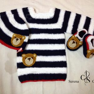 Ensemble rayé avec ourson décoratif au crochet