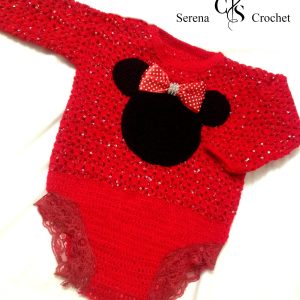 Pull rouge aux sequins avec design de souris au crochet